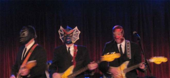Los Straitjackets swing at The Bell House on Halloween!