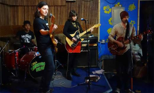 Wonderbug swings at Copycat Cover Song Night