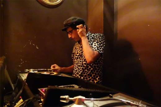 Kid Congo swings at WHAM-O WATUSI!