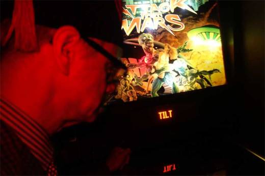 Phast Phreddie the Boogaloo Omnibus adeptly plays the new pinball machine at the Bootleg Bar!