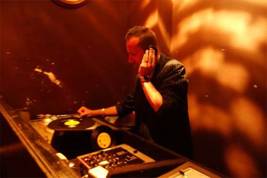 Ol' Stark places another hot disc into rotation at the WHAM-O WATUSI!