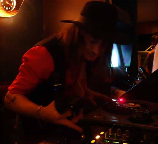 Josh Styles selects another boss record at The BEAT SCENE!